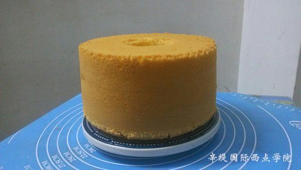 戚风卷筒蛋糕 戚风卷筒蛋糕